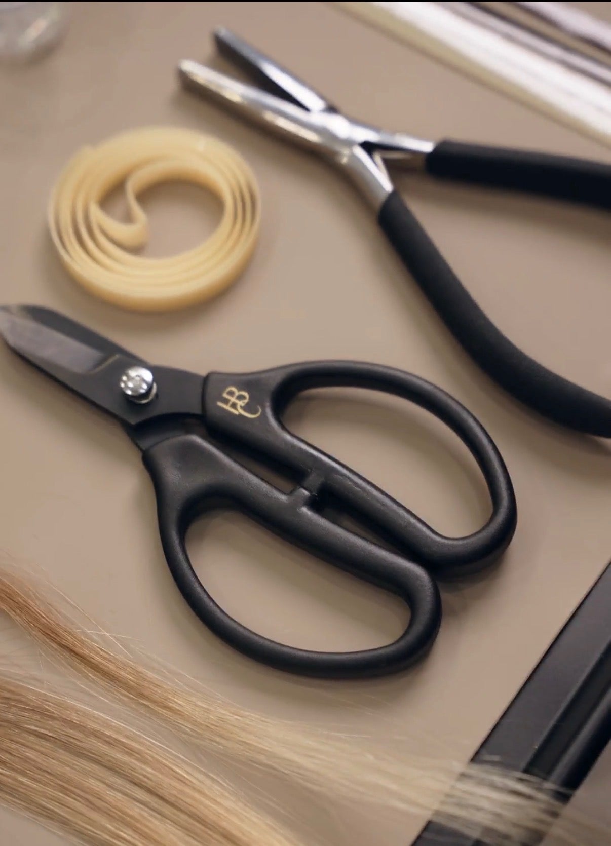 The Flat Form Pliers | Keratin Bond Customization Tool