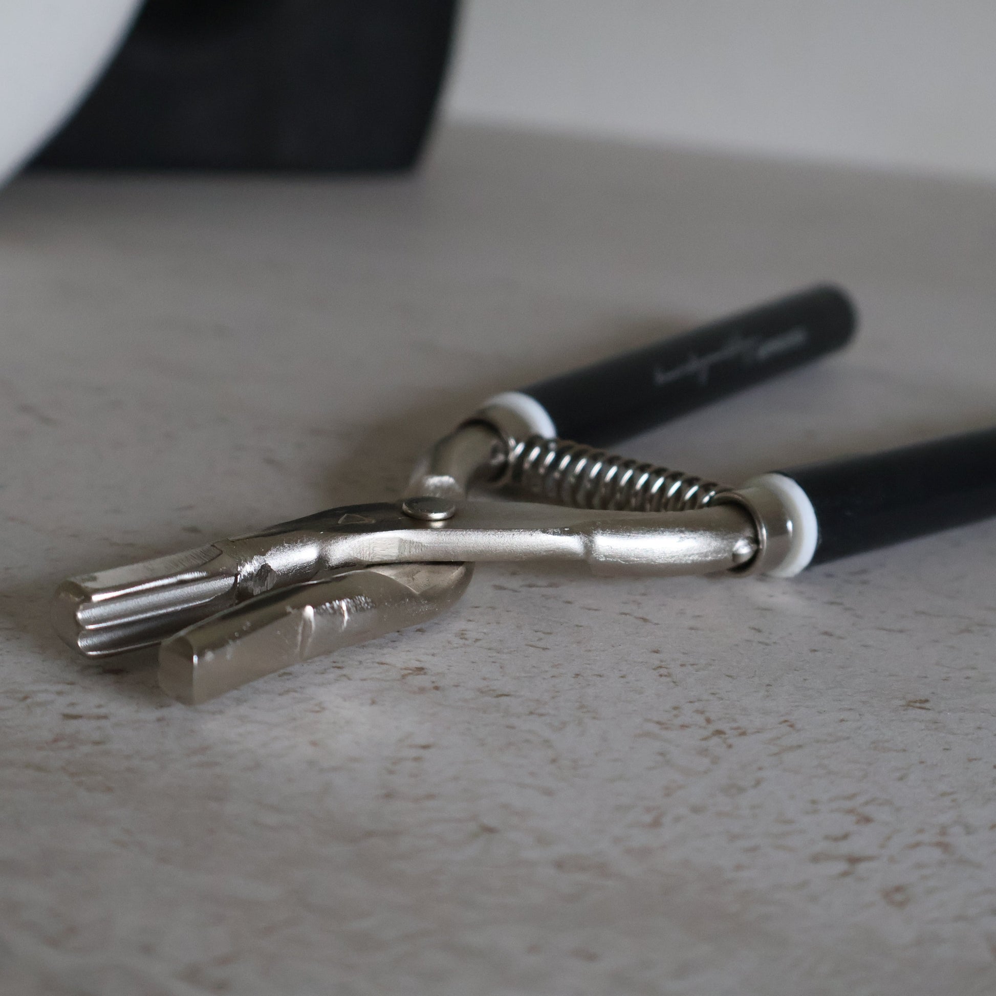 Keratin Bond Removing Pliers | The Aesthetic Refined