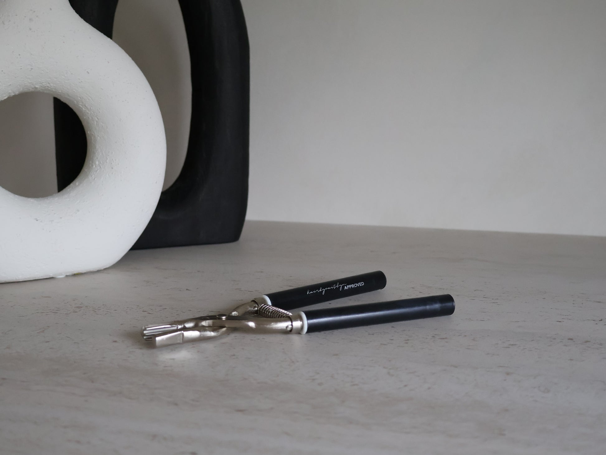 Keratin Bond Removing Pliers | The Aesthetic Refined