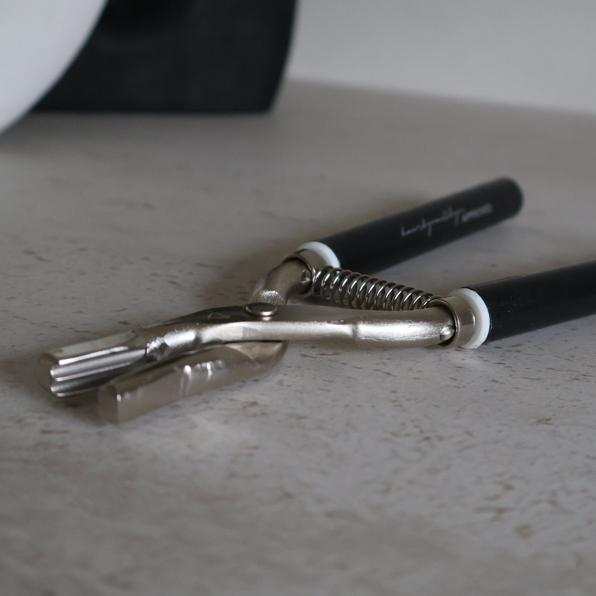 Keratin Bond Removing Pliers | The Aesthetic Refined
